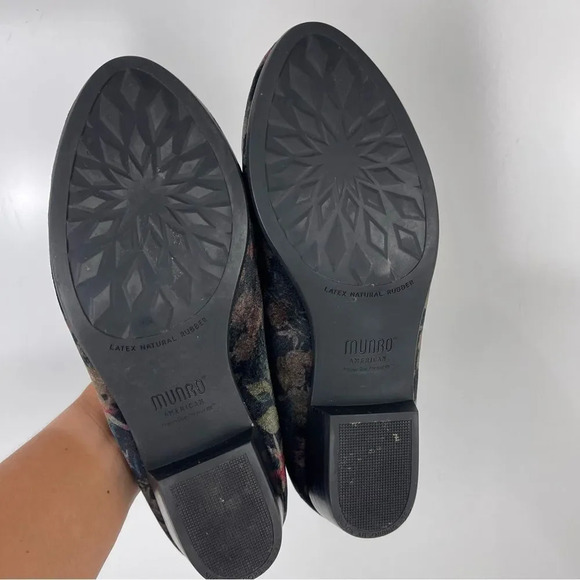 Munro Velvet Black Floral Low Heel Cerise Slip On Comfort Loafers Women's 7 W - Picture 8 of 8